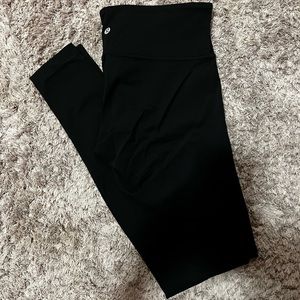 Lululemon leggings - lightly worn (BASICALLY BRAND NEW!)